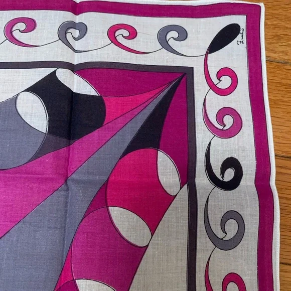 Emilio Pucci Fuchsia and Black Swirl Corton Scarf - Picture 5 of 5